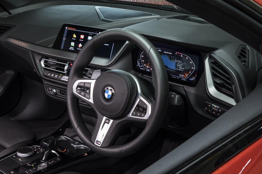 Интерьер BMW M235i xDrive Gran Coupe (F44) 2019 года  (AU) (фото 31 из 40)
